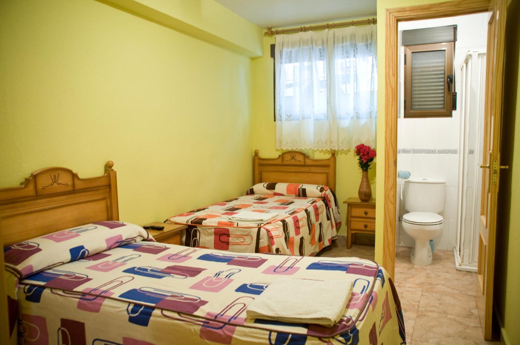 Pension Aries II Куенка Екстер'єр фото